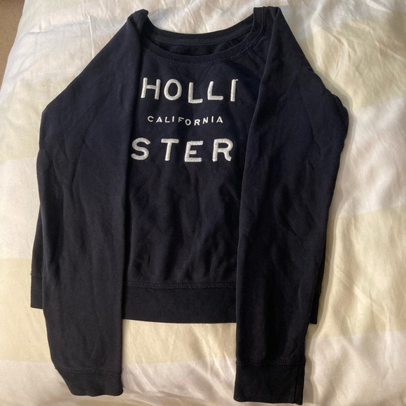 Hollister Sweatshirt - Picture 2 of 6